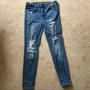 AMERICAN EAGLE distressed blue jeans